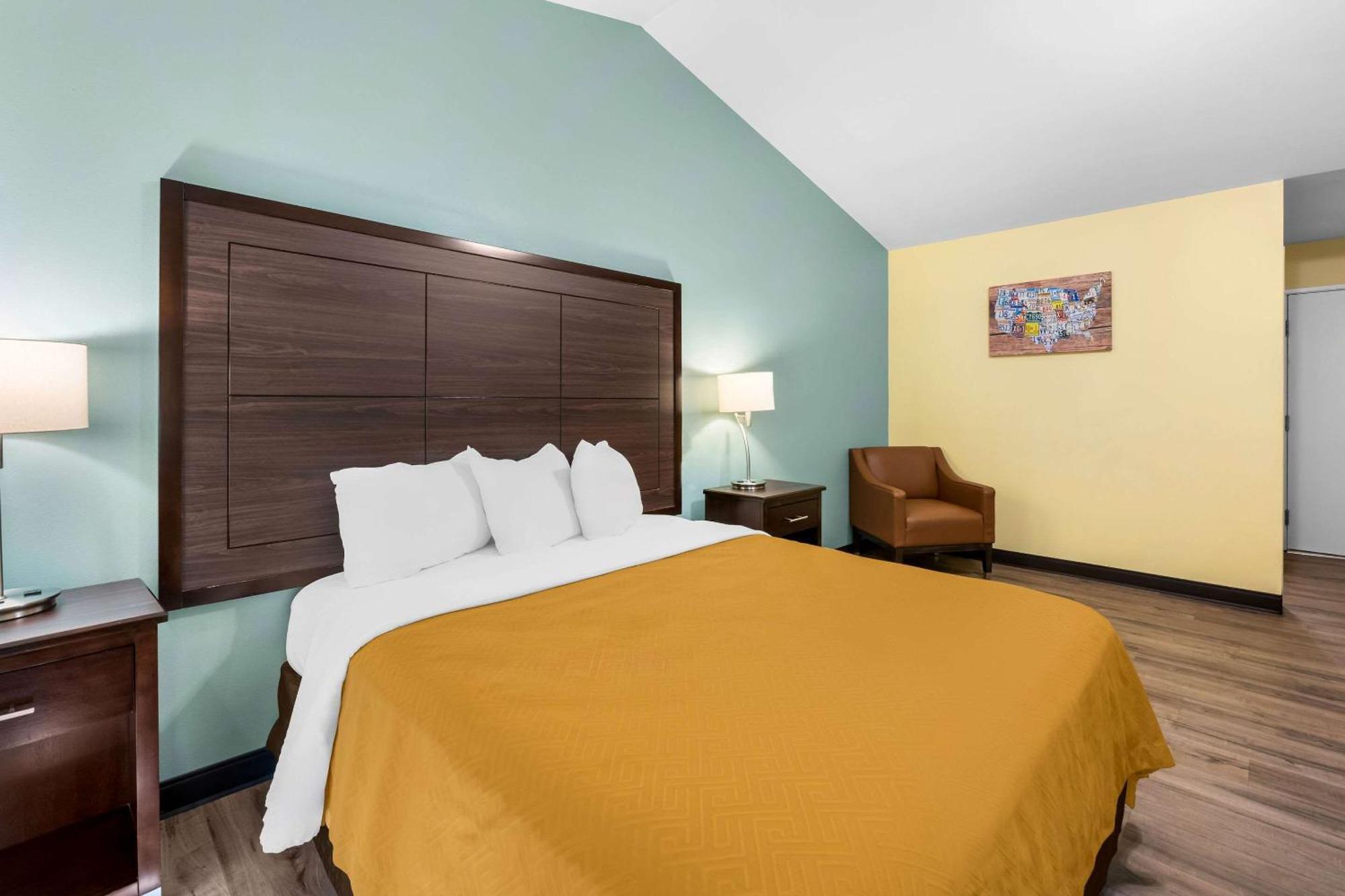 Econo Lodge Inn & Suites Eau Claire Exterior foto