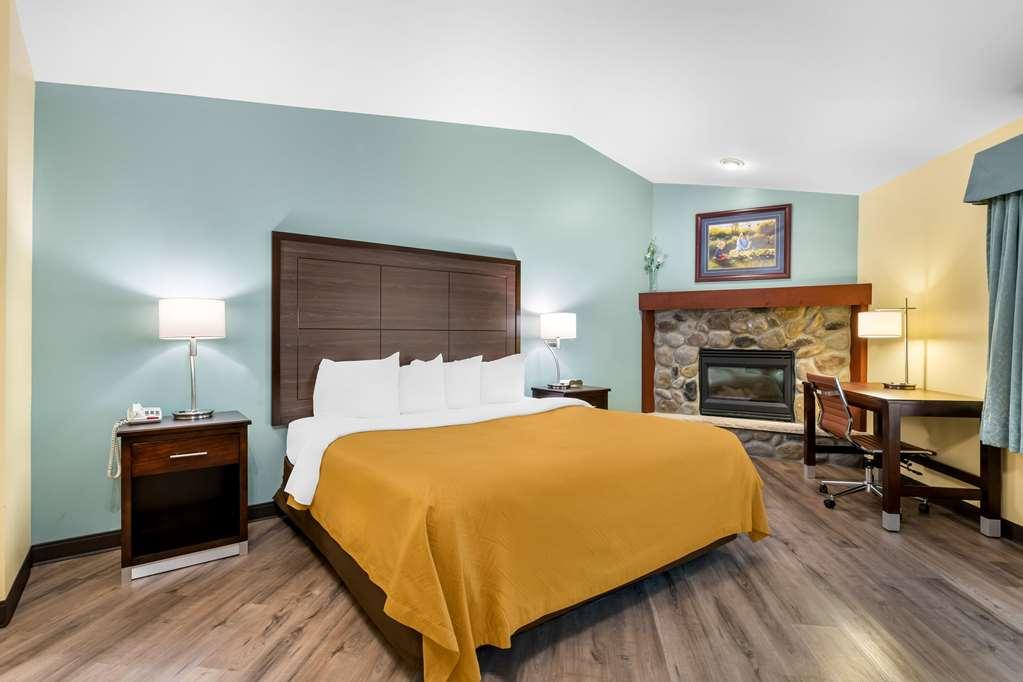 Econo Lodge Inn & Suites Eau Claire Habitación foto