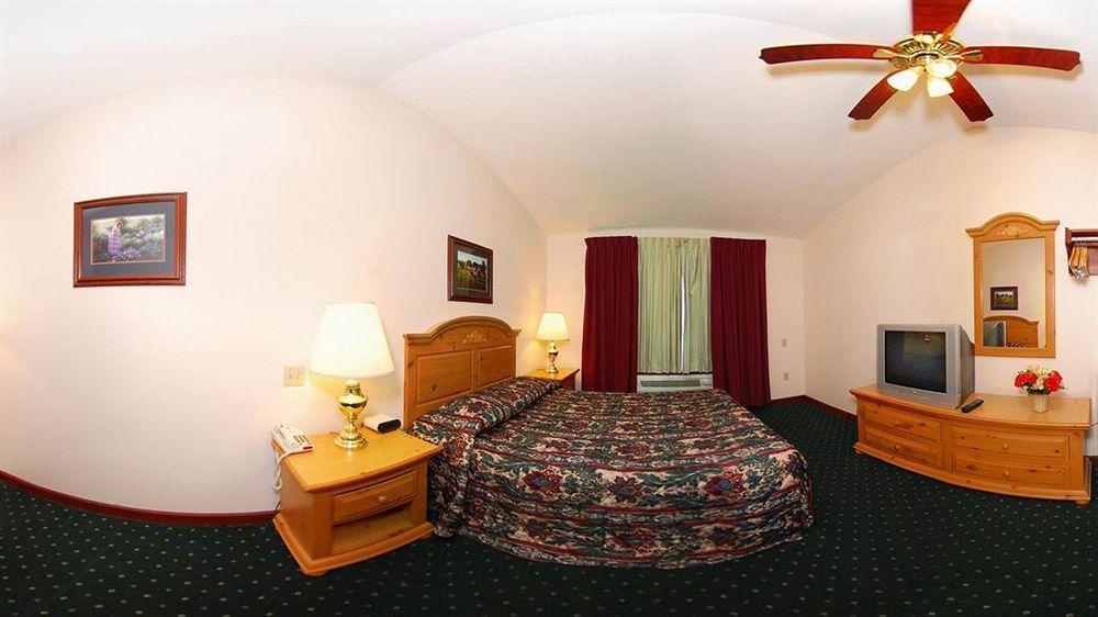 Econo Lodge Inn & Suites Eau Claire Exterior foto